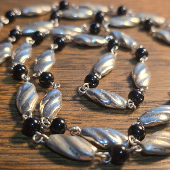 Monet silvertone & jet beads necklace. Vintage. - Picture 3 of 6